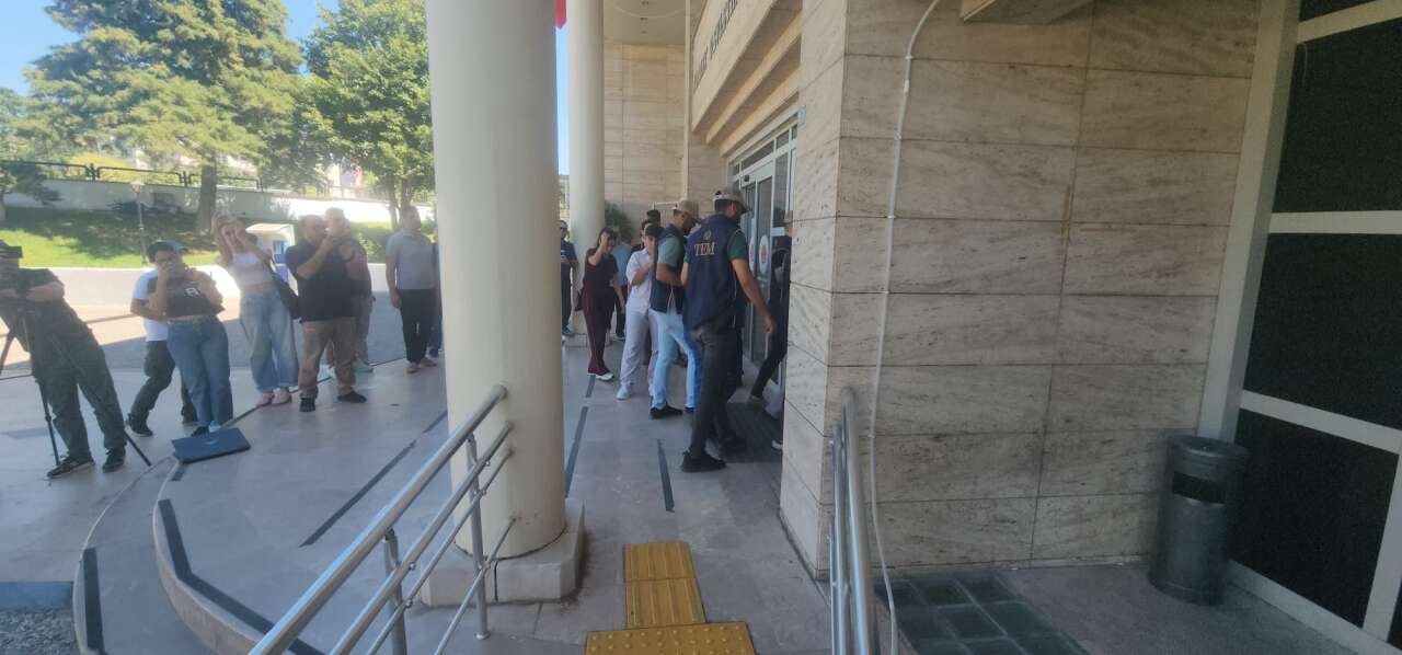 Karatepe’nin 10 Yıllık Firarının Sır Perdesi Aralanıyor, Muğla'da 10 Şüpheli Adliyede 5